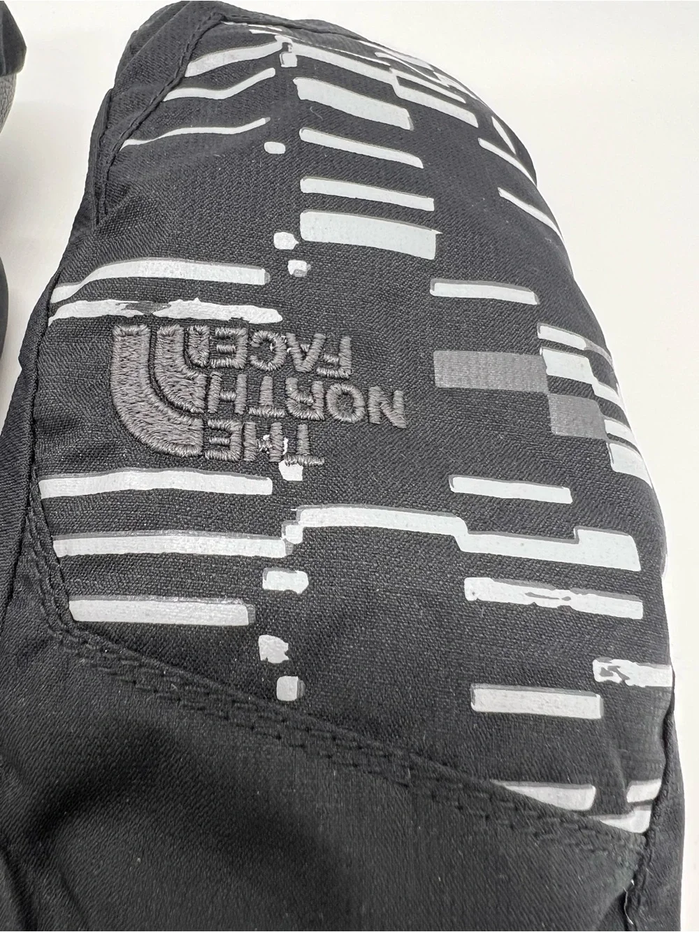 The North Face Black Mittens with Reflective Pattern Youth Small